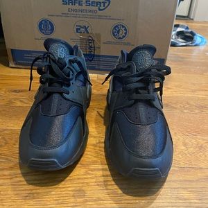 Mens blk Nike air huarache 13